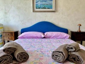 300 mt near the sea and the station exclusive apartment Albenga